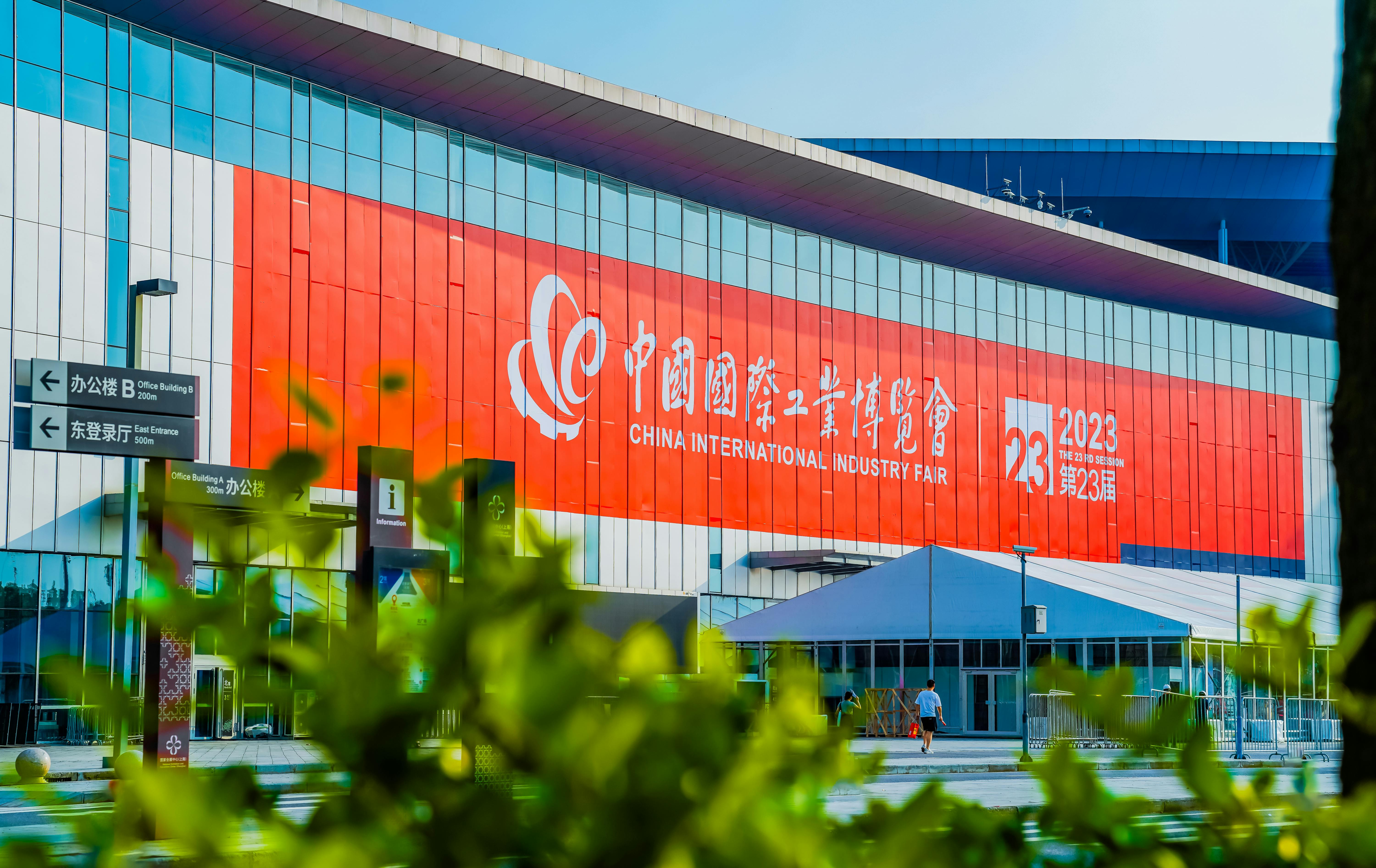 上海展臺(tái)設(shè)計(jì)，預(yù)算有限如何打造高性?xún)r(jià)比展臺(tái)